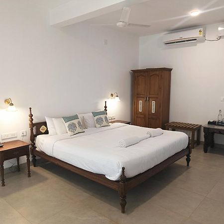 Palmgrove Lake Resort Alappuzha Екстериор снимка