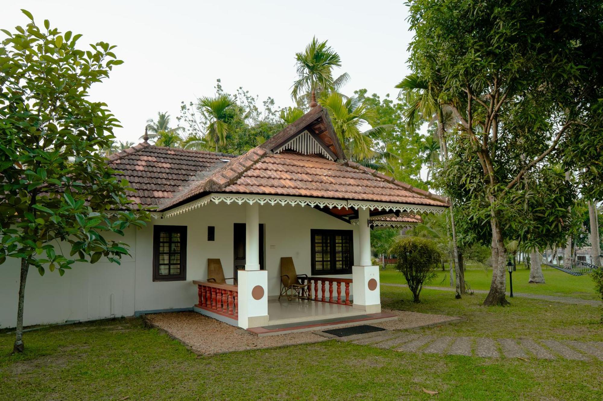Palmgrove Lake Resort Alappuzha Екстериор снимка