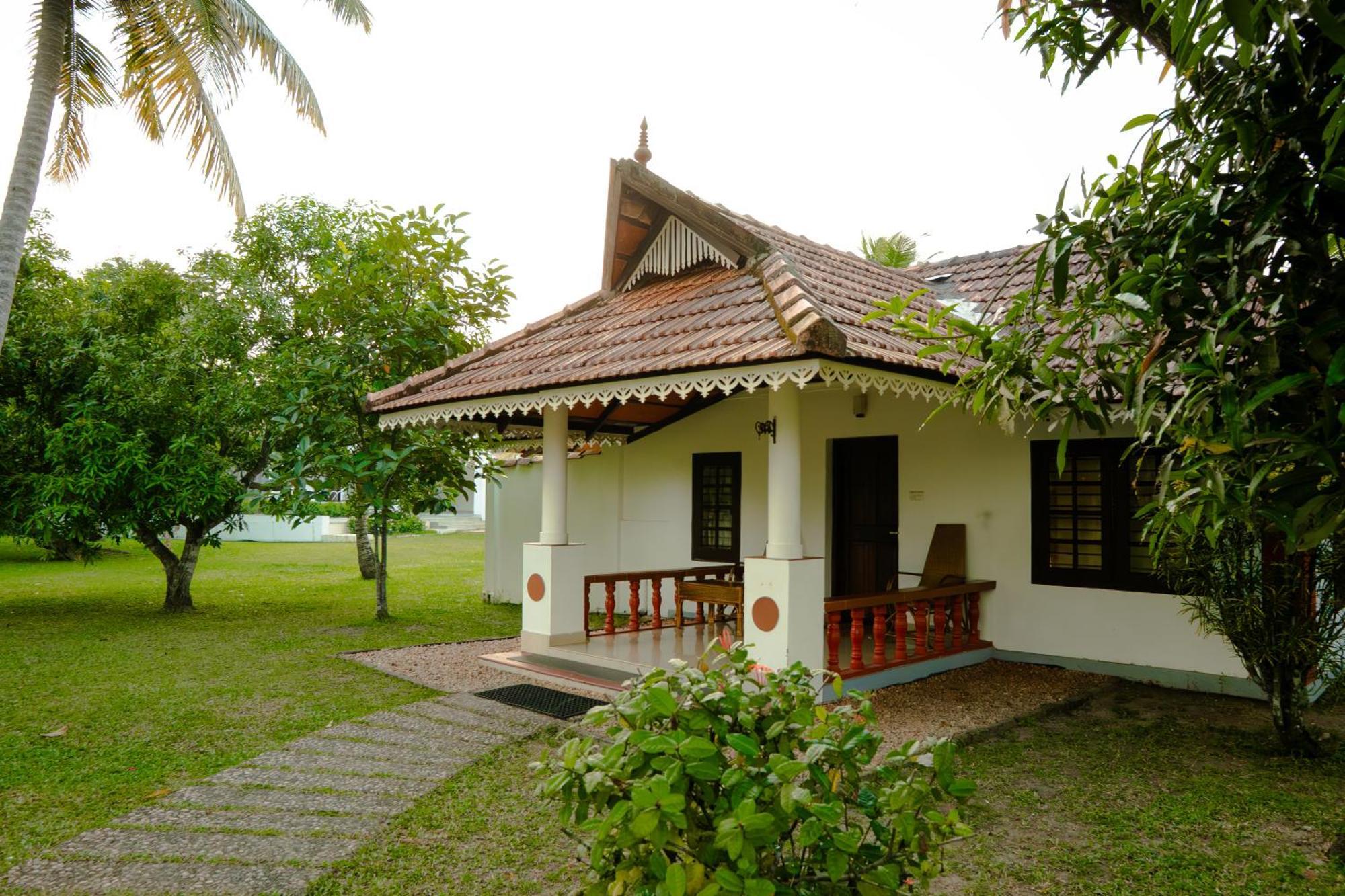 Palmgrove Lake Resort Alappuzha Екстериор снимка