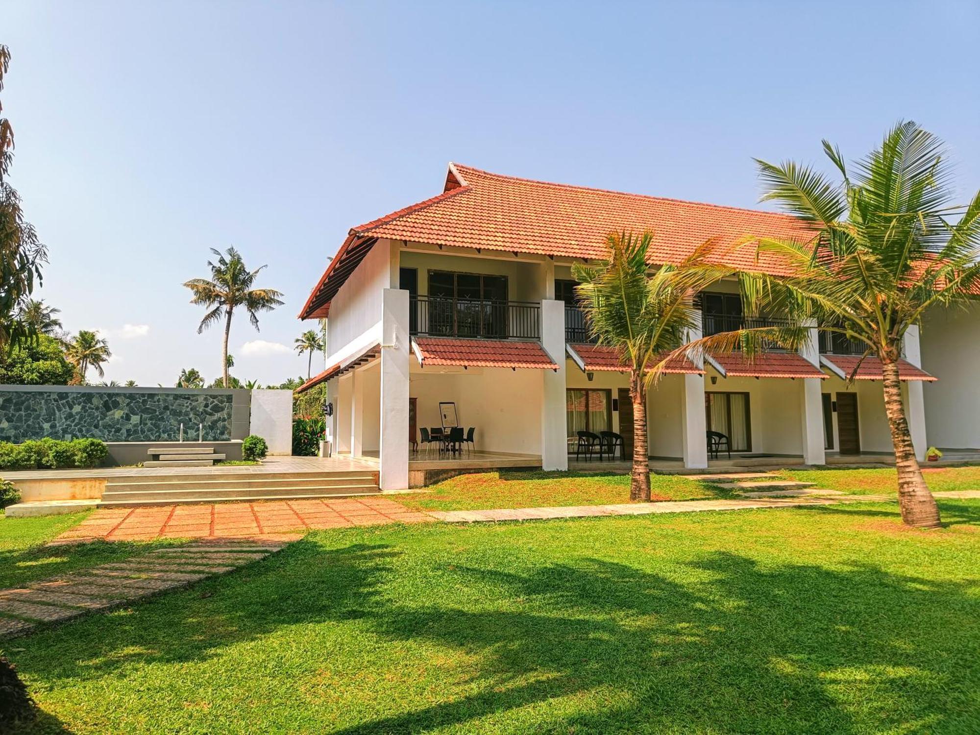 Palmgrove Lake Resort Alappuzha Екстериор снимка